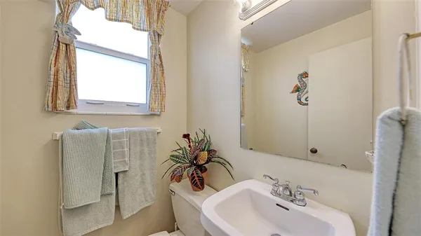 $673,000 | 844 Magellan Drive, Sarasota, FL 34243