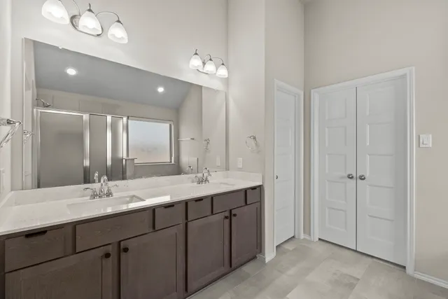 a bathroom with a bathtub