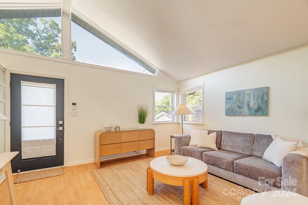 32 Winthrop Road Asheville, NC 28806 - Photo 4 of 29 Gallery Image 4