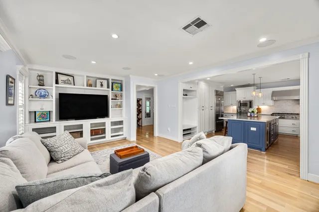 $1,699,000 | 1741 Banks Street, Houston, TX 77098