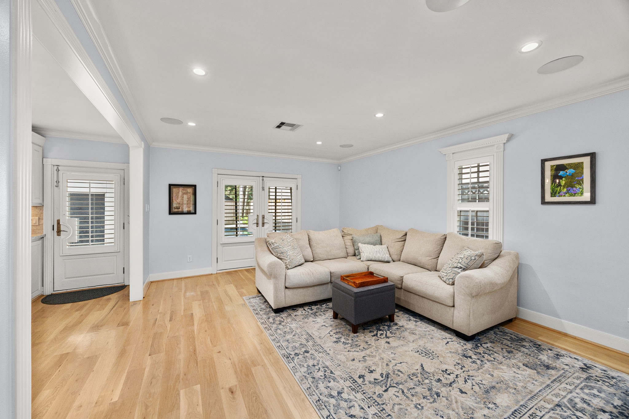 1741 Banks Street Houston, TX 77098 - Photo 18 of 50 a living room with furniture and a couch