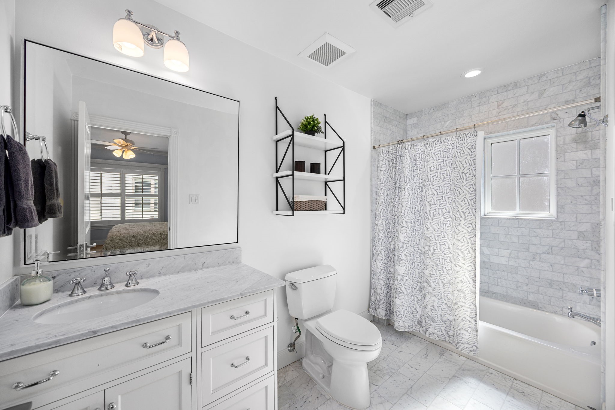 1741 Banks Street Houston, TX 77098 - Photo 29 of 50