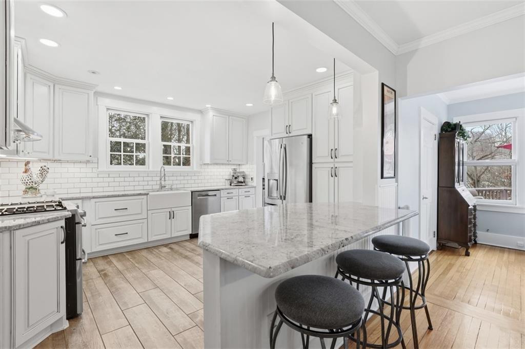 813 Academy Place Pittsburgh, PA 15243 - Photo 11 of 25