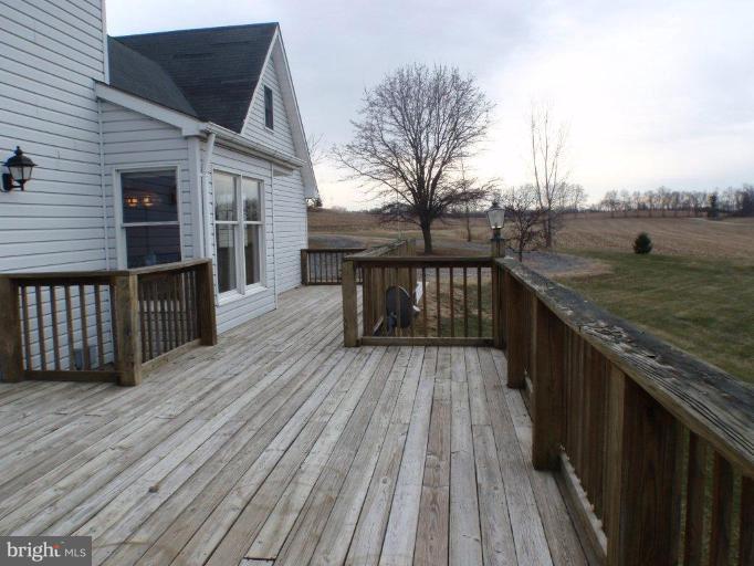 1420 Wakefield Valley Road New Windsor, MD 21776 - Photo 18 of 30 Deck