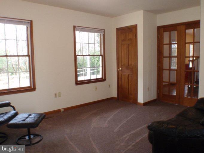 1420 Wakefield Valley Road New Windsor, MD 21776 - Photo 23 of 30 Living Room