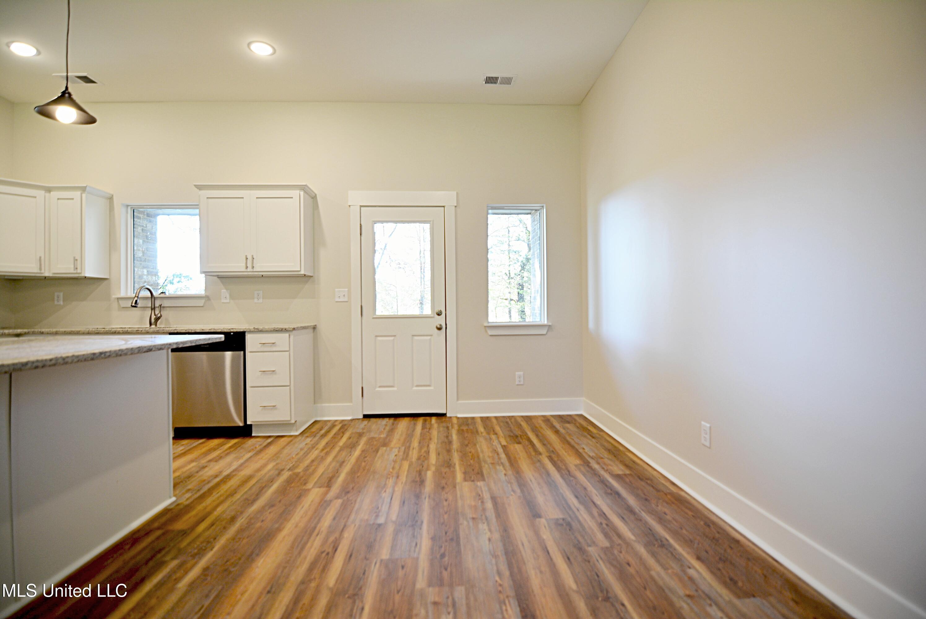 350 Tribble Road Holly Springs, MS 38635 - Photo 9 of 25 Breakfast Area