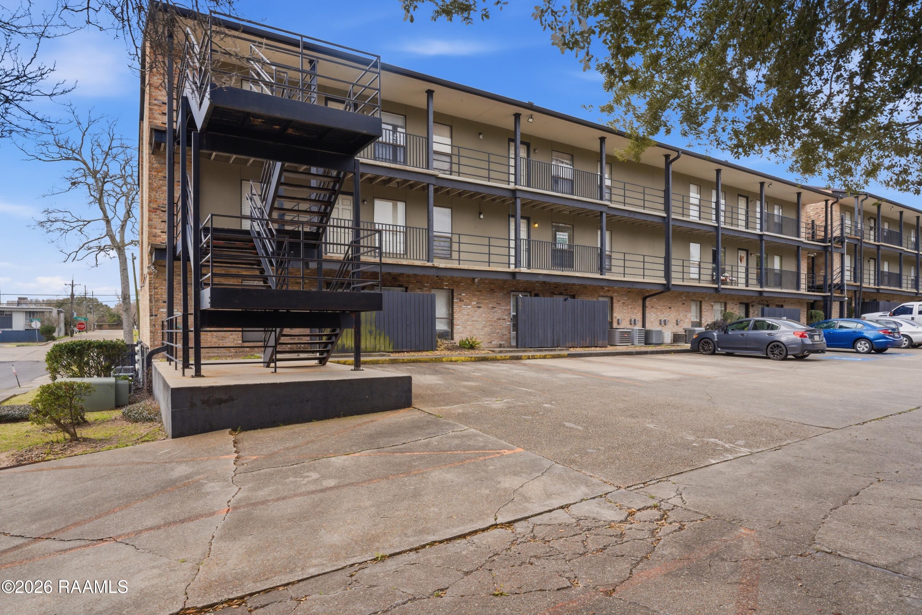 701 South College Road, Unit 307 Lafayette, LA 70503 - Photo 11 of 12 3rd Floor Unit