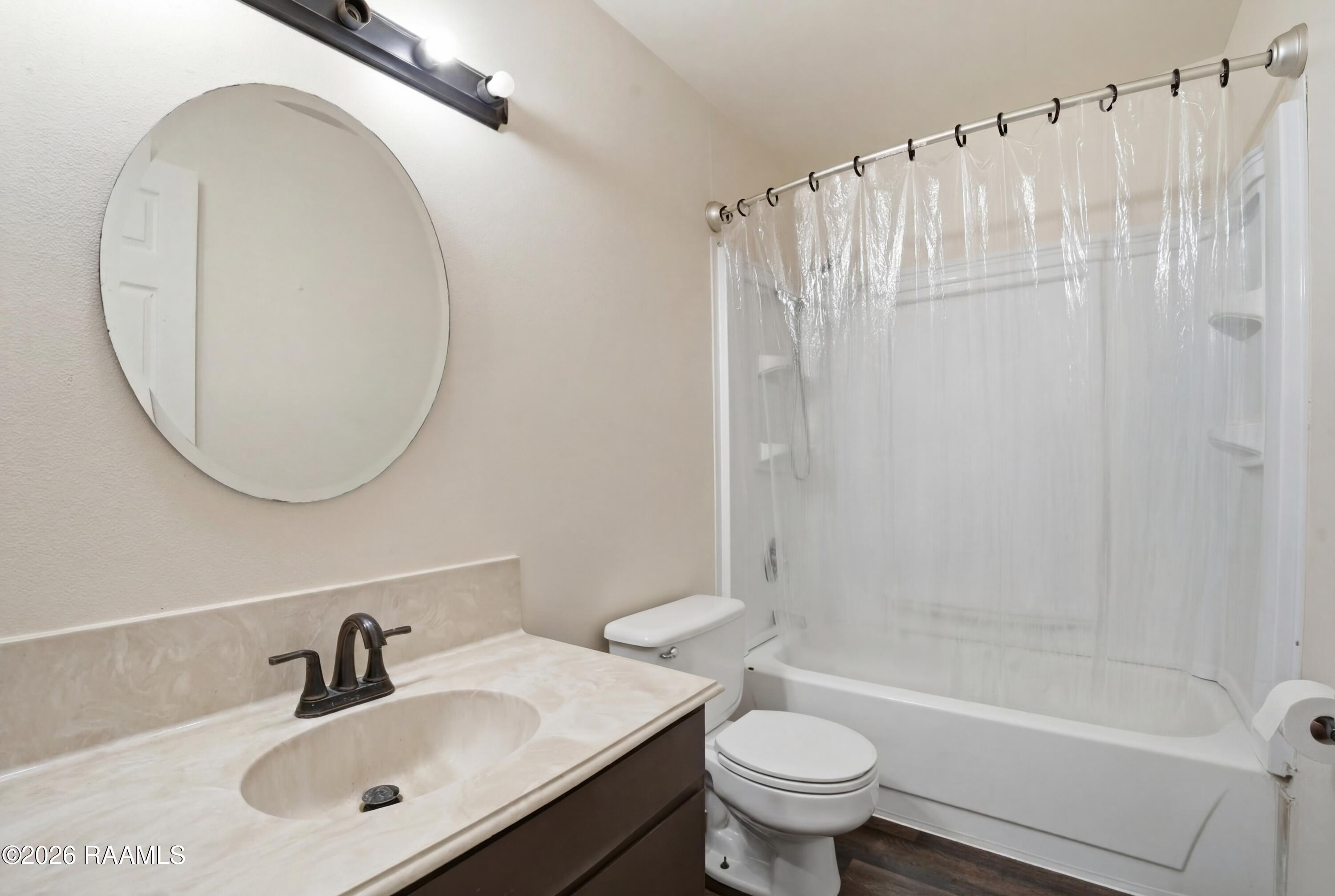 701 South College Road, Unit 307 Lafayette, LA 70503 - Photo 8 of 12 Full Bath