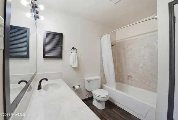 $90,000 | 701 South College Road, Unit 307, Lafayette, LA 70503