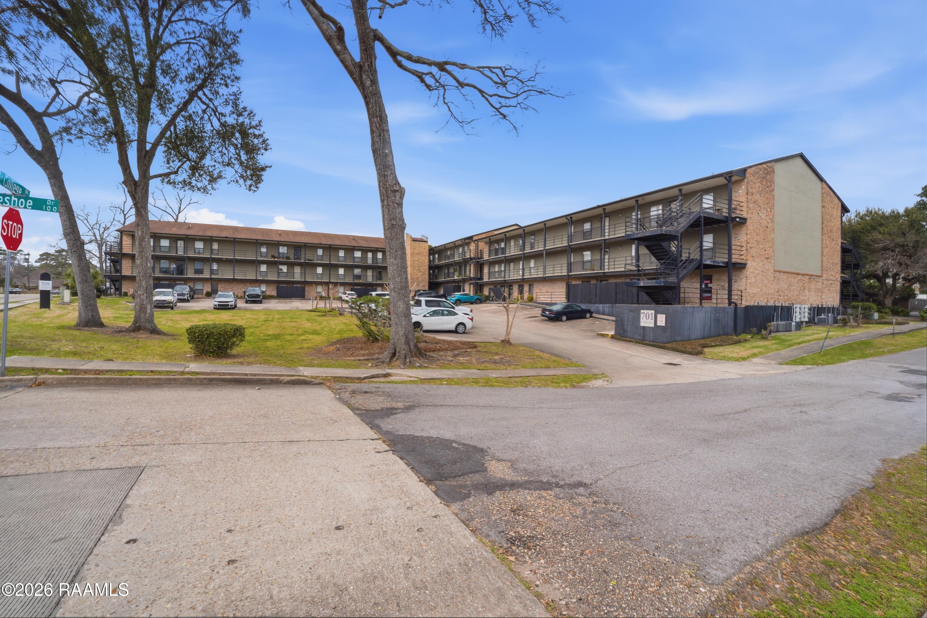 701 South College Road, Unit 307 Lafayette, LA 70503 - Photo 10 of 12 Front Road View