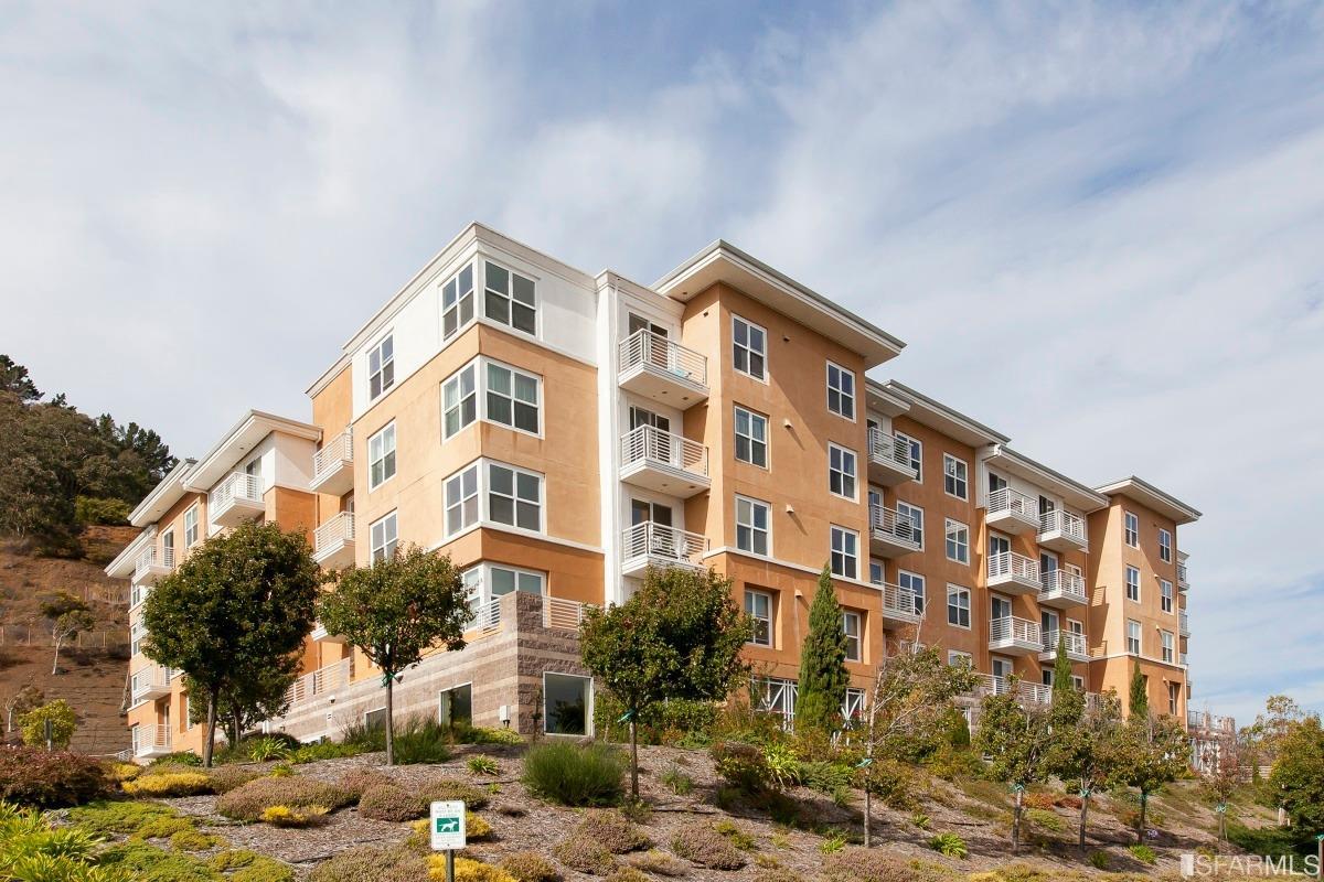 501 Crescent Way, Unit 5407 San Francisco, CA 94134 - Photo 2 of 22