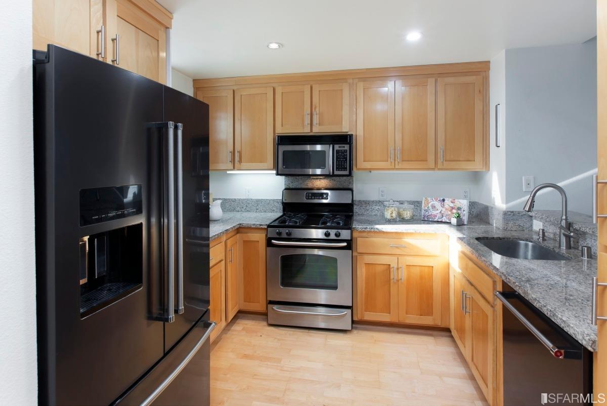 501 Crescent Way, Unit 5407 San Francisco, CA 94134 - Photo 8 of 22