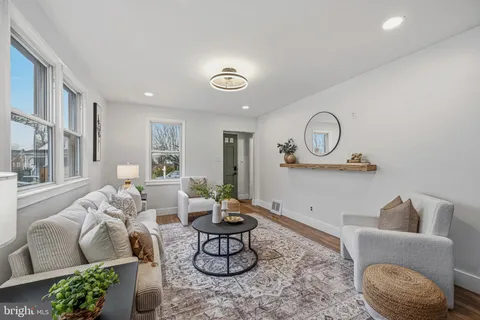 $299,999 | 2619 Canterbury Road, Parkville, MD 21234