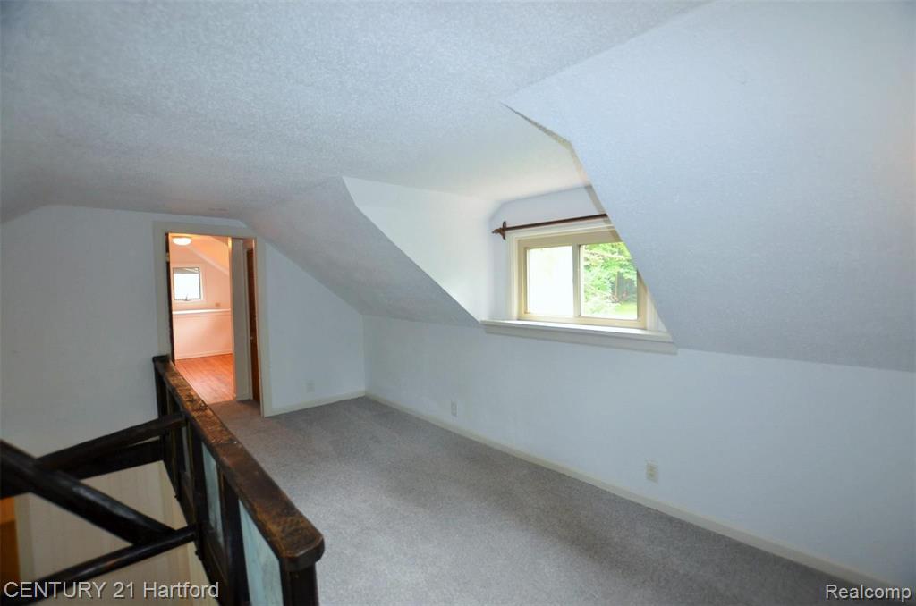 31395 West Nine Mile Road Farmington Hills, MI 48336 - Photo 27 of 40