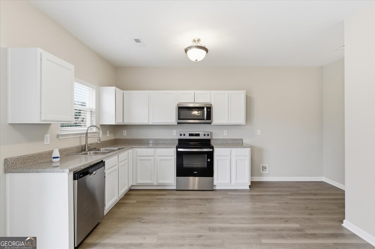 395 Bandelier Circle Hampton, GA 30228 - Photo 12 of 40