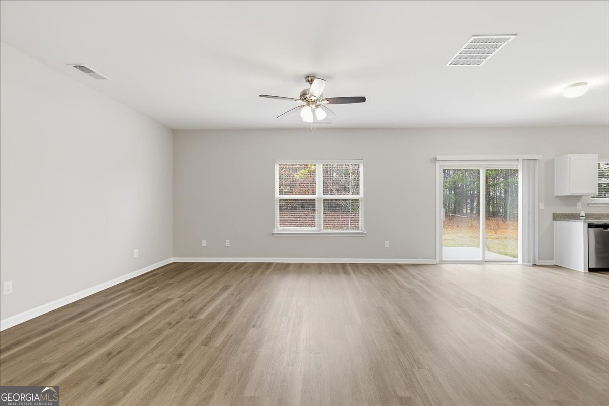 395 Bandelier Circle Hampton, GA 30228 - Photo 9 of 40