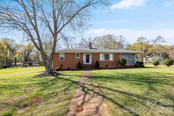$325,000 | 116 Crest Street, Mount Holly, NC 28120