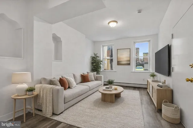 $1,350 | 1124 South 15th Street, Unit 1, Philadelphia, PA 19146