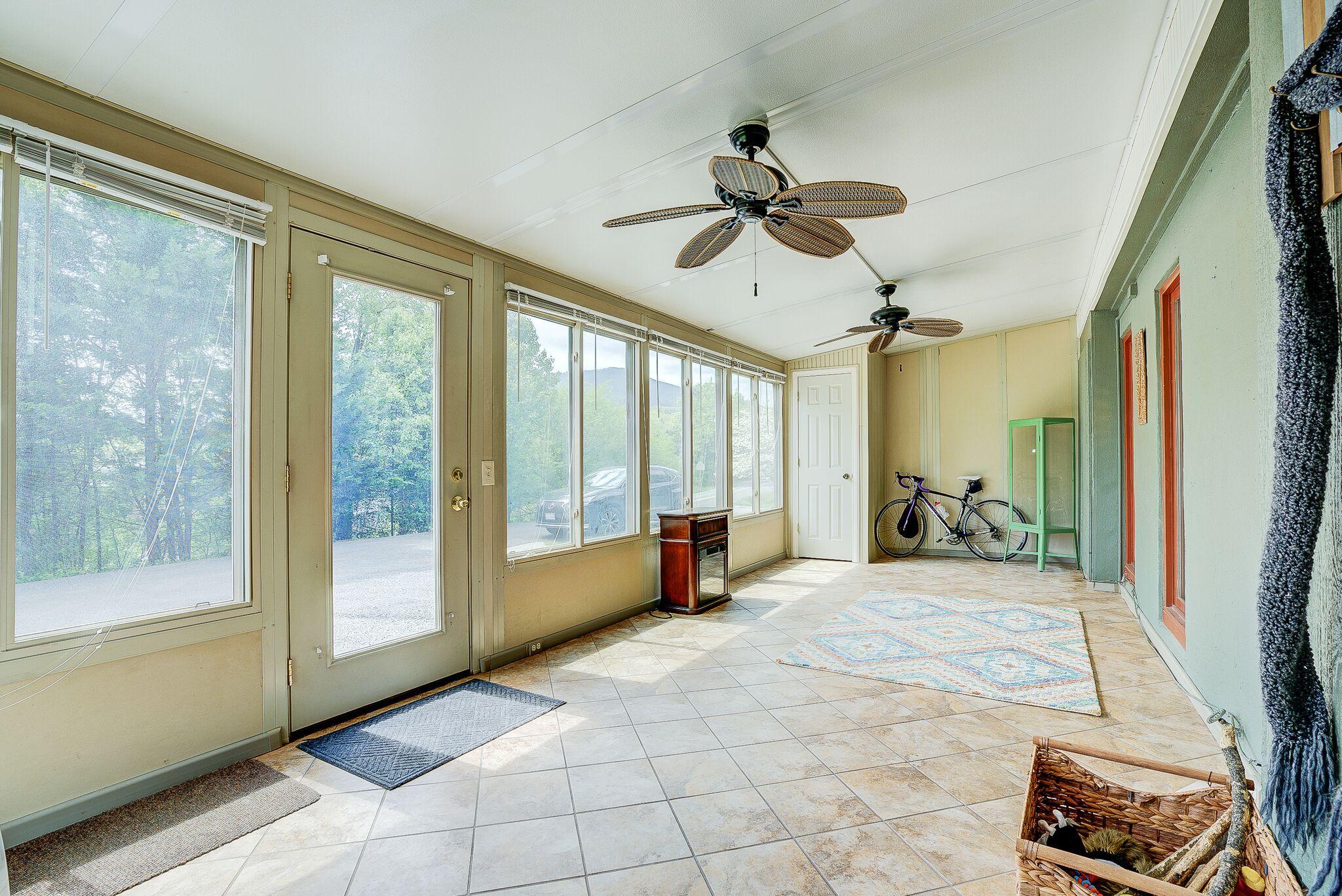 6210 Merriman Road Roanoke, VA 24018 - Photo 5 of 23 naYngrj4