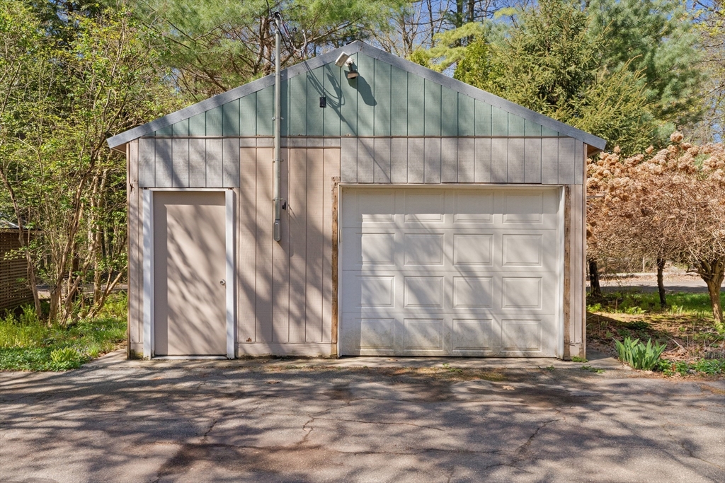93 Hadley Road Merrimac, MA 01860 - Photo 8 of 42 Gallery Image 8