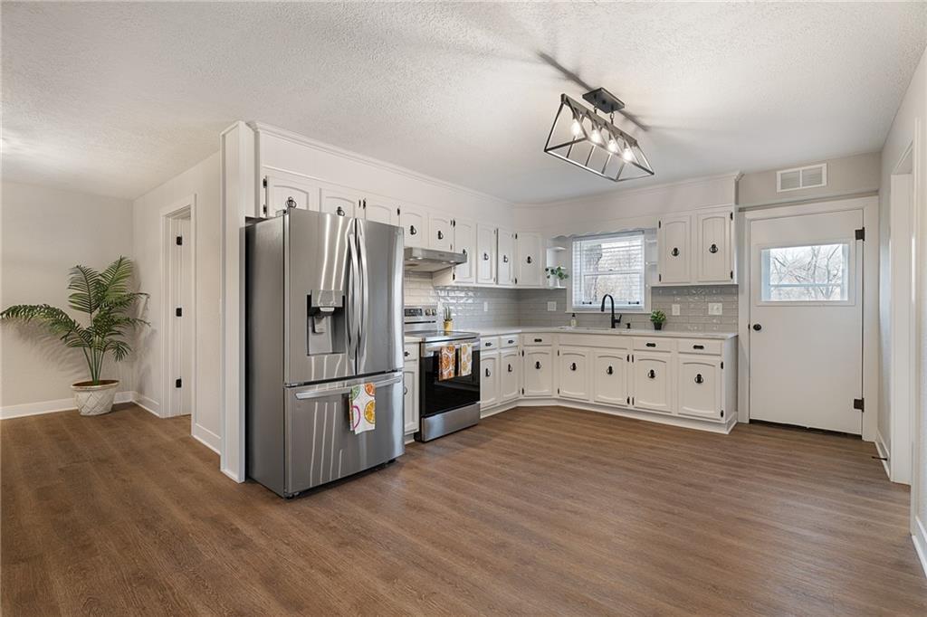 8320 Kickapoo Street De Soto, KS 66018 - Photo 4 of 29