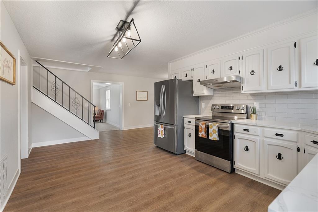 8320 Kickapoo Street De Soto, KS 66018 - Photo 5 of 29