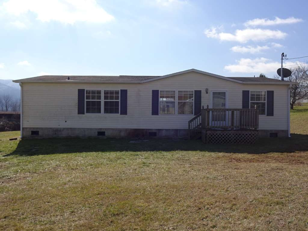 199 Panhandle Road Elizabethton, TN 37643 - Photo 2 of 26 Photo 2
