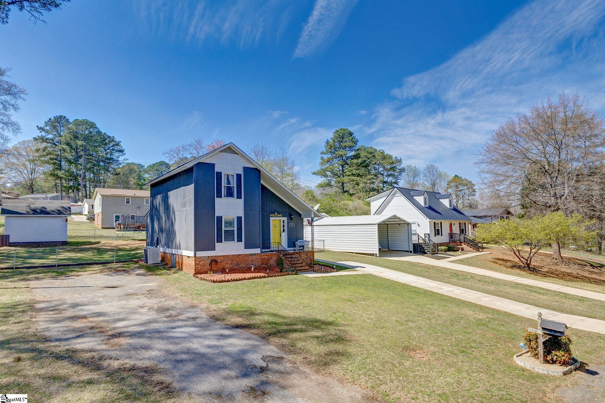 926 Smith Grove Road Easley, SC 29640 - Photo 3 of 20