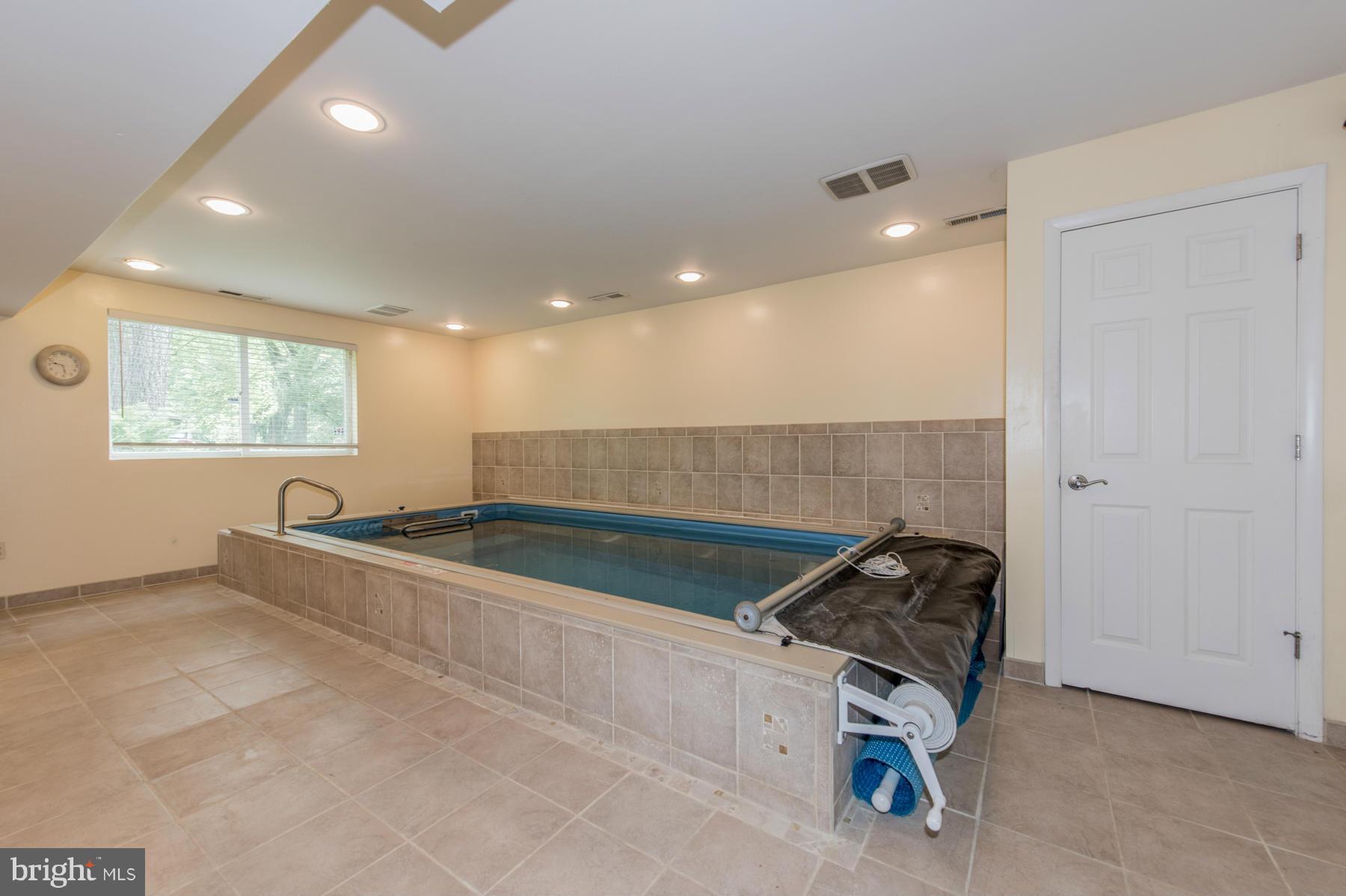 2544 North Farm Road Ellicott City, MD 21042 - Photo 22 of 30 Indoor Pool