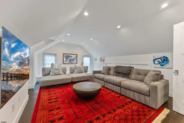 $4,999,000 | 8 South Quincy Avenue, Margate City, NJ 08402