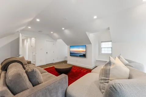 $4,999,000 | 8 South Quincy Avenue, Margate City, NJ 08402