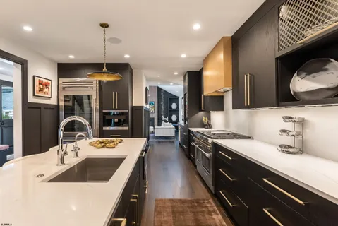 $4,999,000 | 8 South Quincy Avenue, Margate City, NJ 08402