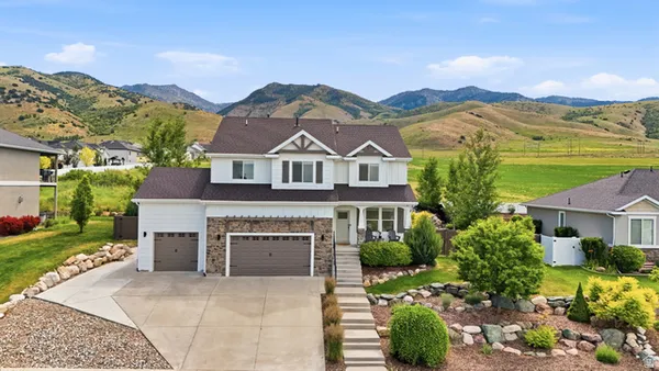 $779,900 | 338 Windy Rdg Drive, Smithfield, UT 84335