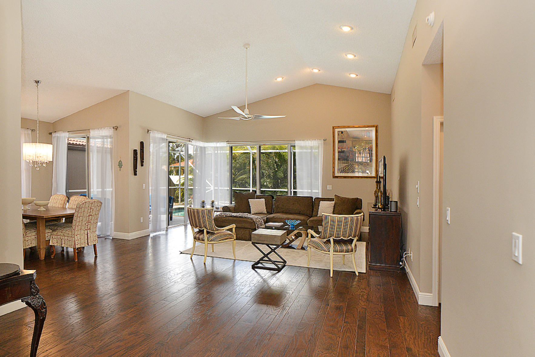 7300 Via Palomar Boca Raton, FL 33433 - Photo 5 of 17 Living Room