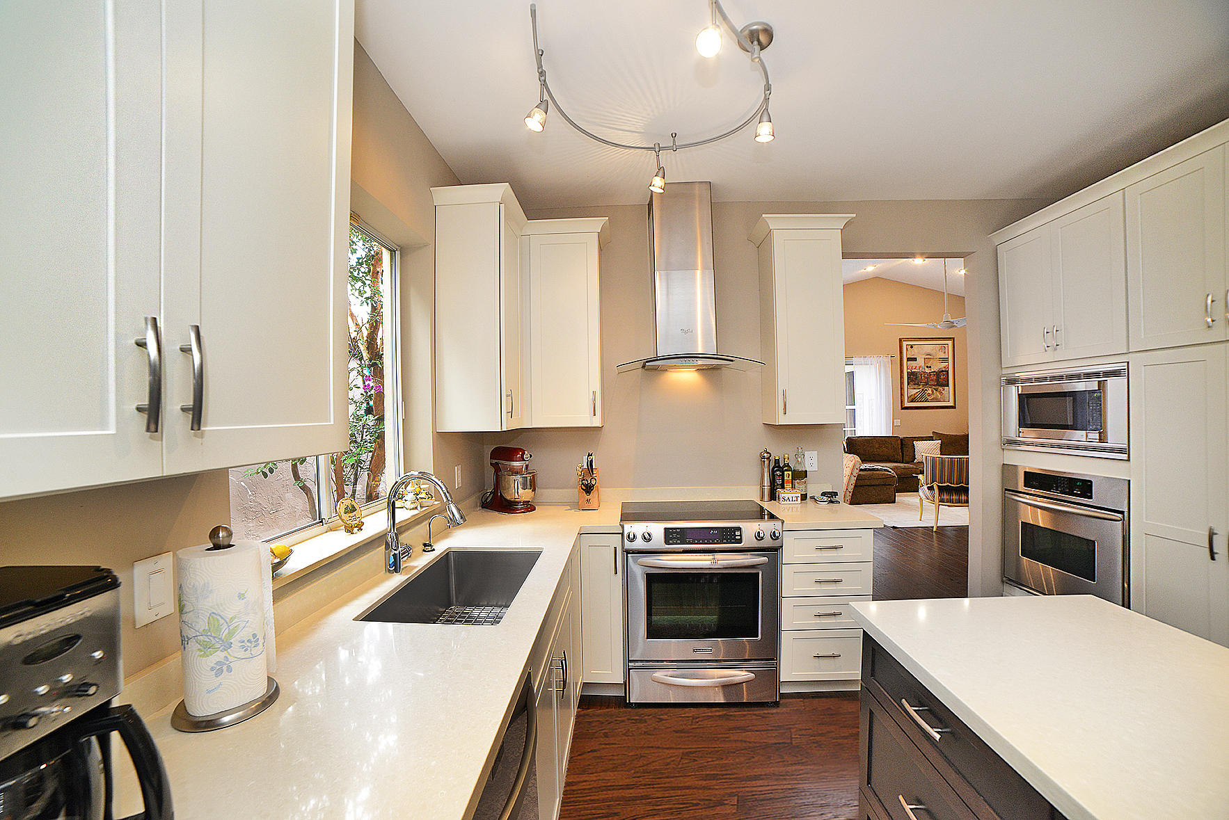 7300 Via Palomar Boca Raton, FL 33433 - Photo 9 of 17 Kitchen