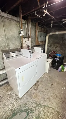 a view of utility room