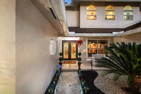 $3,290,000 | 1548 Southwest 5th Avenue, Boca Raton, FL 33432