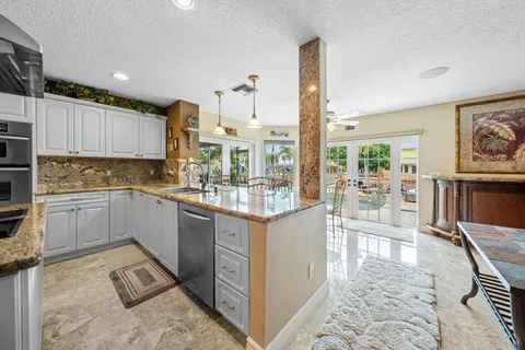 $3,290,000 | 1548 Southwest 5th Avenue, Boca Raton, FL 33432