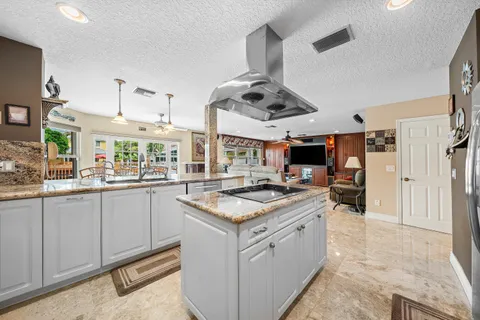 $3,290,000 | 1548 Southwest 5th Avenue, Boca Raton, FL 33432