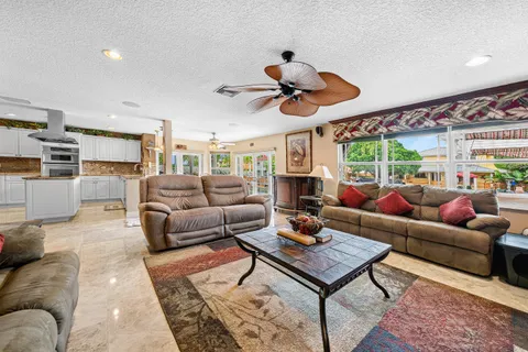 $3,290,000 | 1548 Southwest 5th Avenue, Boca Raton, FL 33432