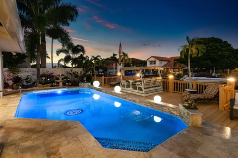 $3,290,000 | 1548 Southwest 5th Avenue, Boca Raton, FL 33432