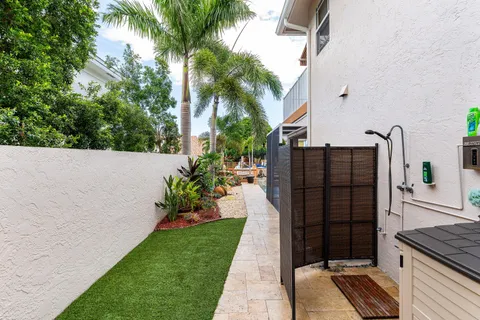 $3,290,000 | 1548 Southwest 5th Avenue, Boca Raton, FL 33432