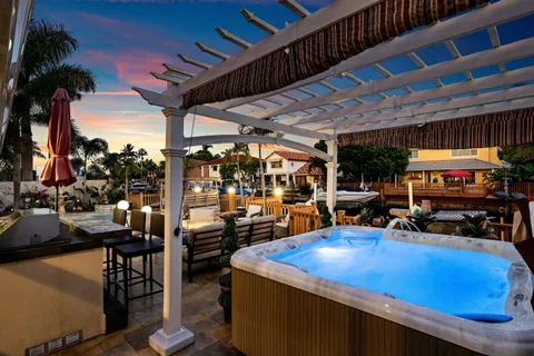 $3,290,000 | 1548 Southwest 5th Avenue, Boca Raton, FL 33432