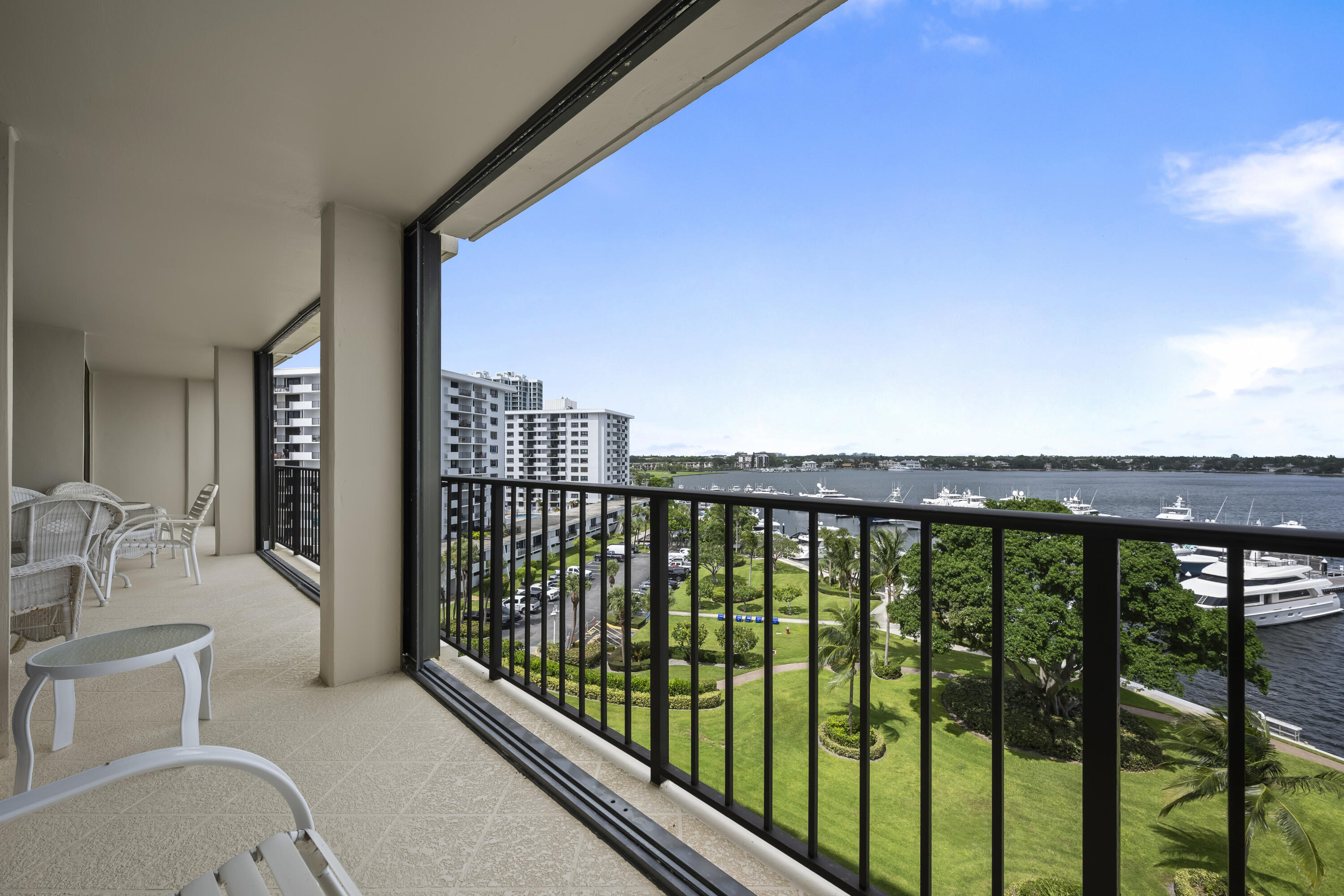 134 Lakeshore Drive, Unit 814 North Palm Beach, FL 33408 - Photo 20 of 30 a balcony with furniture and city view