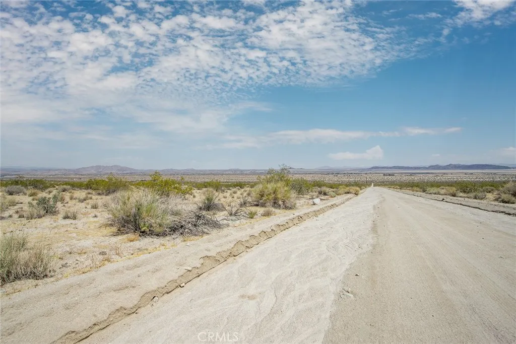 7200 Sun View Road Twentynine Palms, CA 92277 - Photo 12 of 18 a view of an ocean beach