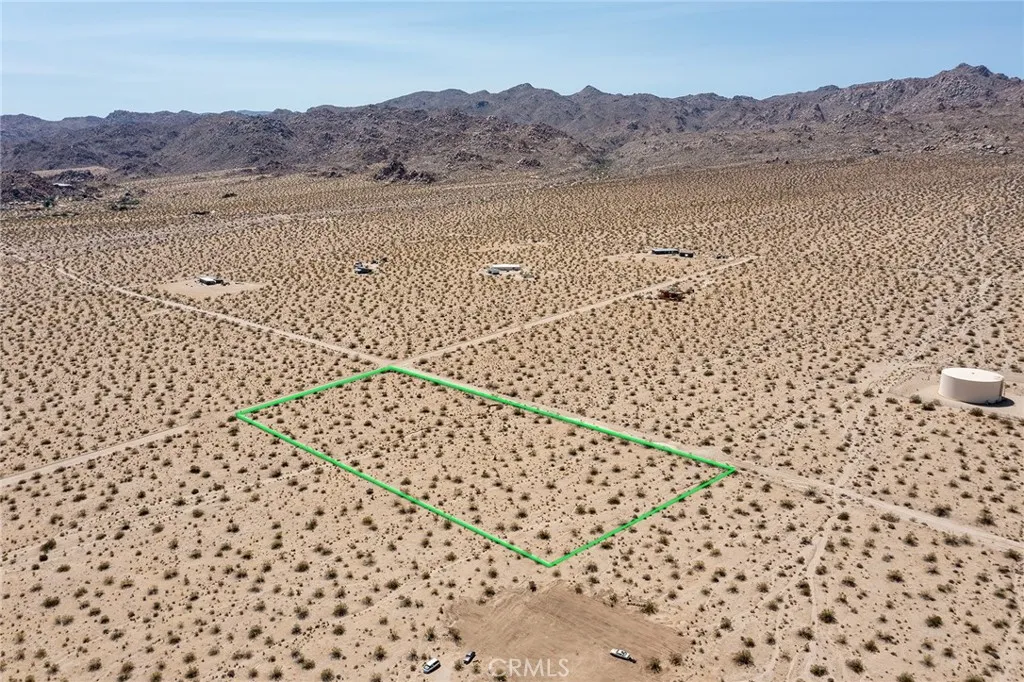 7200 Sun View Road Twentynine Palms, CA 92277 - Photo 3 of 18 a view of bathroom and mountain