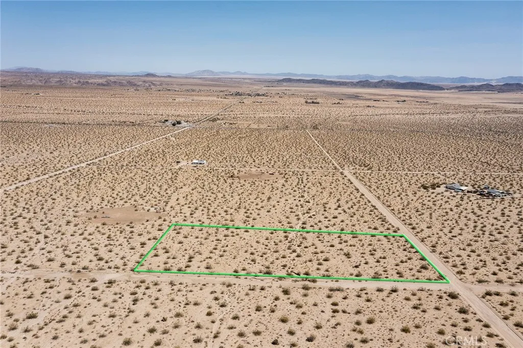 7200 Sun View Road Twentynine Palms, CA 92277 - Photo 6 of 18 a view of an ocean beach