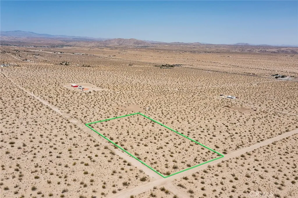 7200 Sun View Road Twentynine Palms, CA 92277 - Photo 7 of 18 a view of an ocean beach