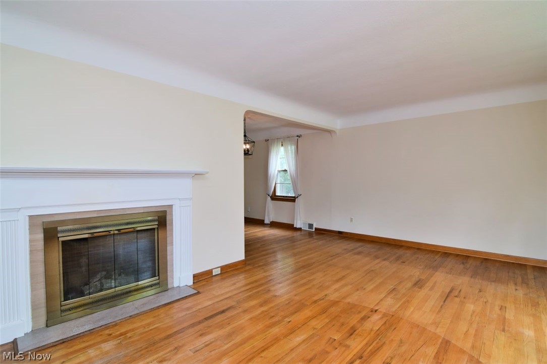 4947 Westbourne Road Lyndhurst, OH 44124 - Photo 2 of 32 Gallery Image 2