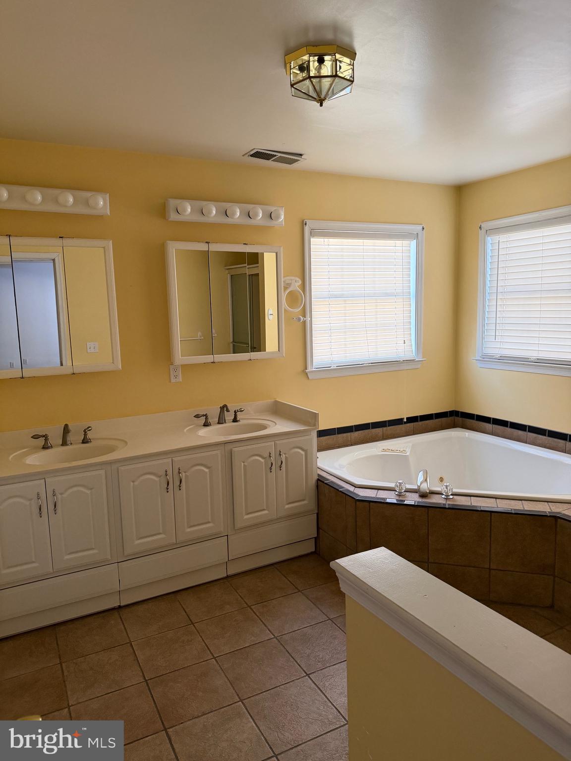 32841 East Riga Drive Ocean View, DE 19970 - Photo 23 of 33 Primary Bathroom